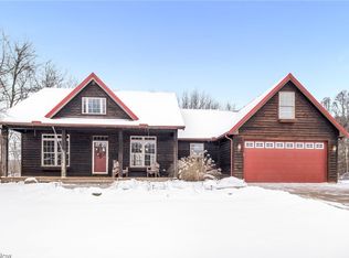 2611 Smith Kramer St NE, Hartville, OH 44632