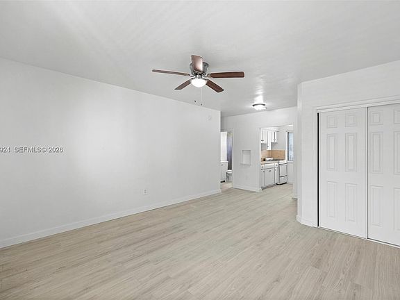5th image of 7721 Dickens Ave #6