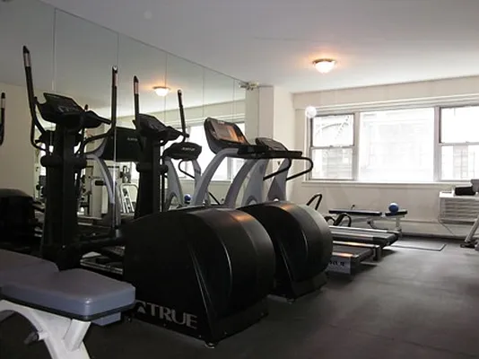 Rented by Metropolitan Equities | media 38