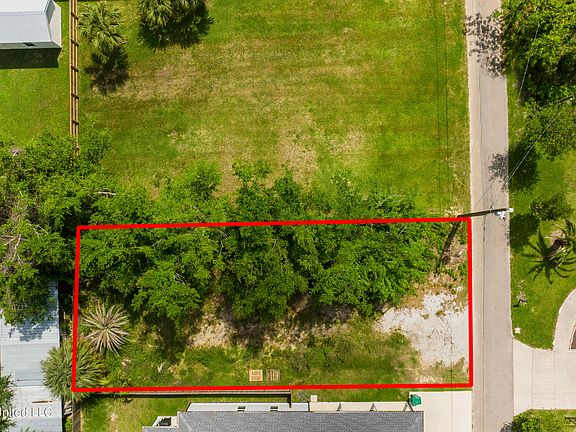 2nd image of 225 Caron Ln