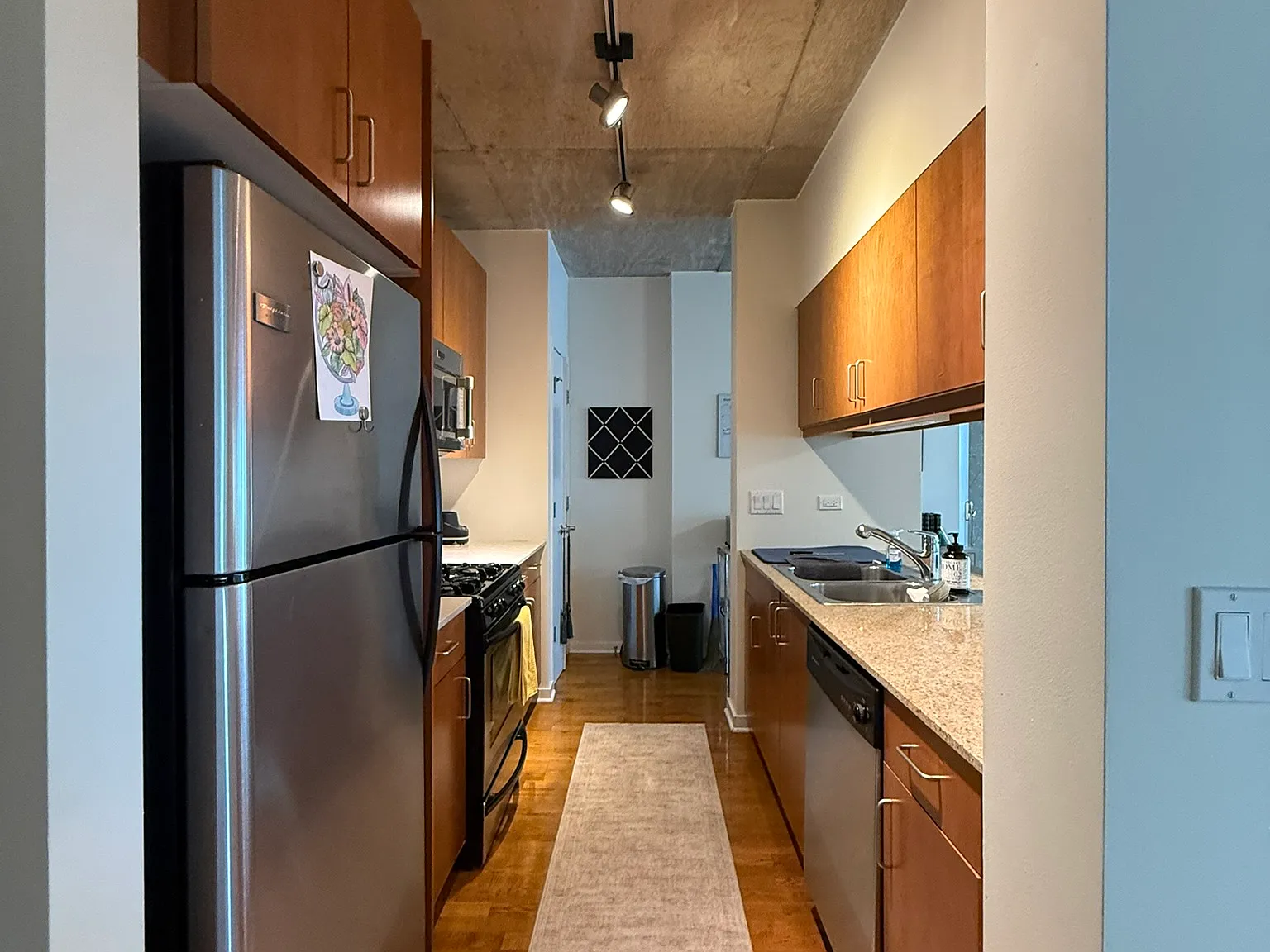 2 bed, 1200 sqft, $3,750 — Photo 2