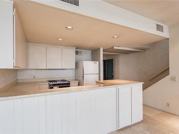 3rd image of 5335 Marina Pacifica Dr N