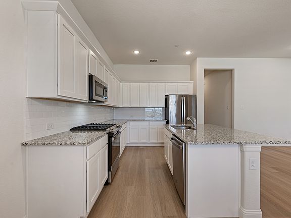 2nd image of 6580 Iron Horse Blvd #1