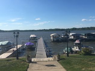 190 Howard Ct APT 6, Fox Lake, IL 60020
