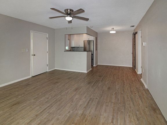 3rd image of 405 Menendez St APT 1
