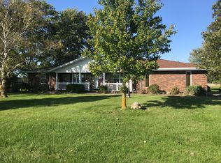 405 N Beckemeyer Rd, Bartelso, IL 62218