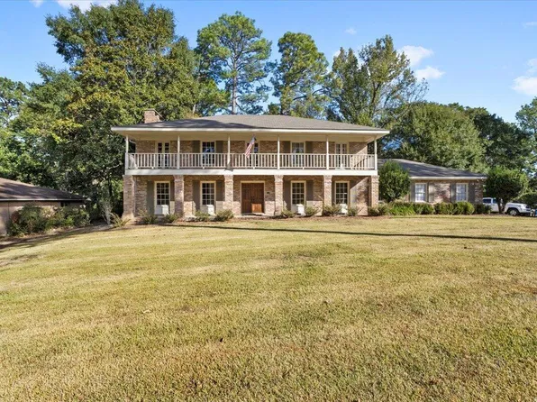 7 Canterbury Dr, Hattiesburg, MS 39402