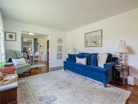 3rd image of 3823 Green Valley Dr