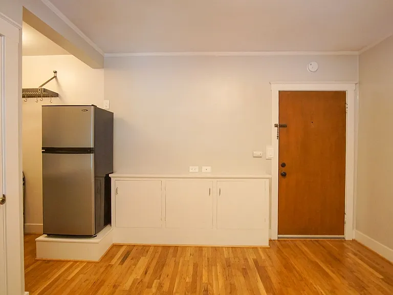 2728 SE Main St #9 — Photo 6