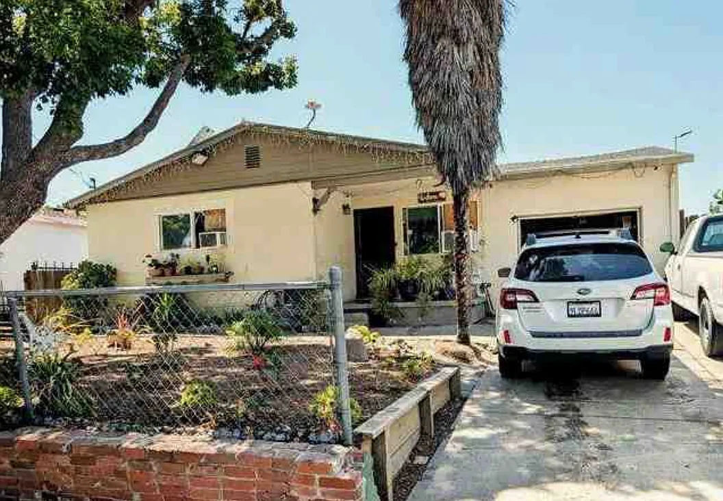 3 bed, 1033 sqft, $2,850 — Photo 1