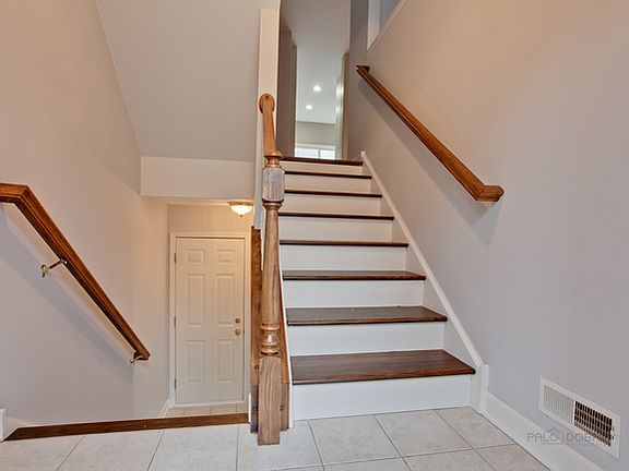 3rd image of 1044 N Claremont Dr