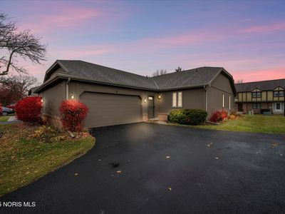 9 Meadowpond Dr, Perrysburg, OH, 43551