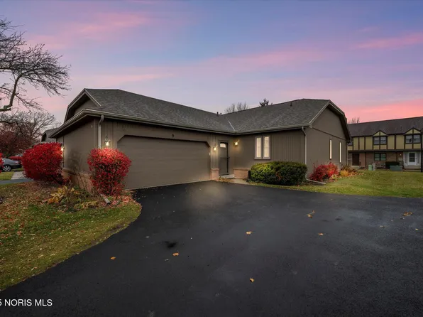 9 Meadowpond Dr, Perrysburg, OH 43551