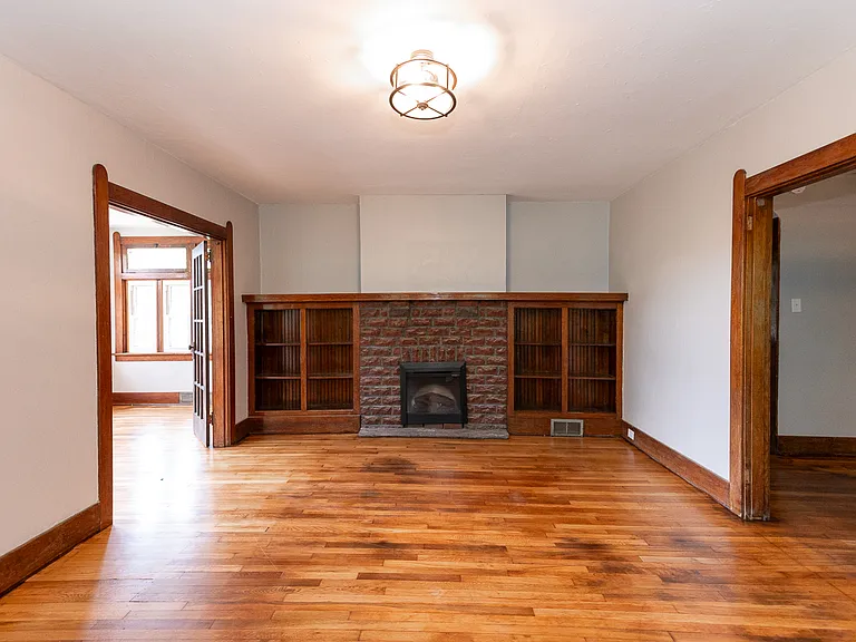 2340 Vodeli St — Photo 5