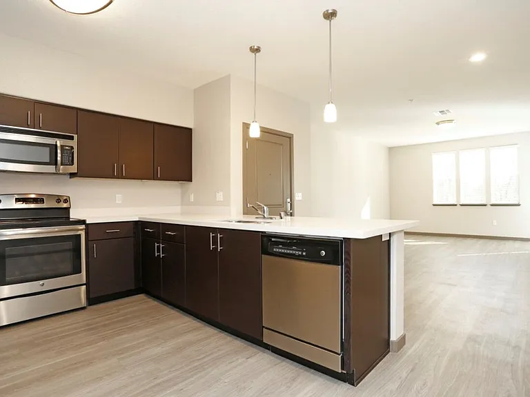 Hacienda Apartments — Photo 14