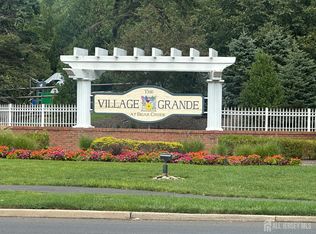 17 Grande Blvd, West Windsor, NJ 08550