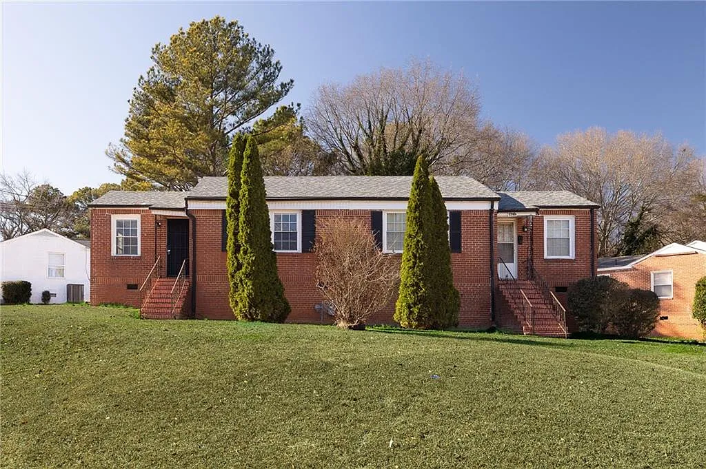 2 bed, 1.0 bath, 700 sqft, $1,675 — Photo 1