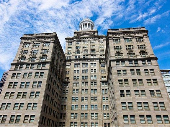 2nd image of 812 Gravier St APT 606