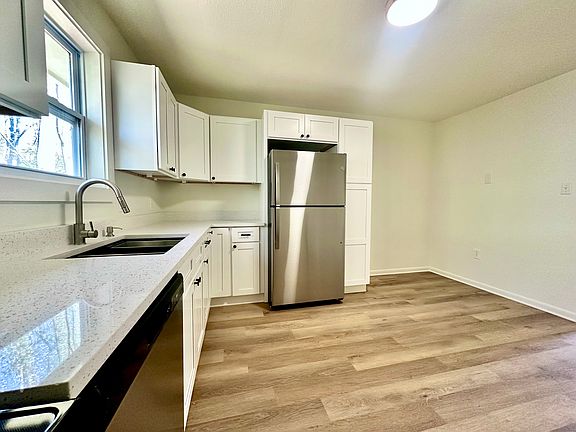 5th image of 1 Moore Cir #1