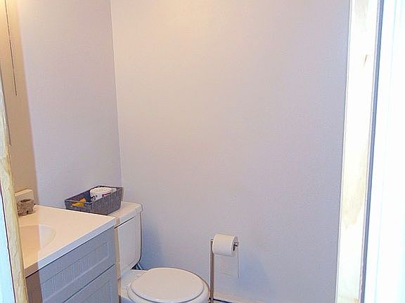 4th image of 852 Leland Ave #29C