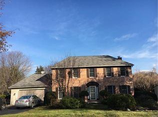 2261 N Pewter Dr, Macungie, PA 18062
