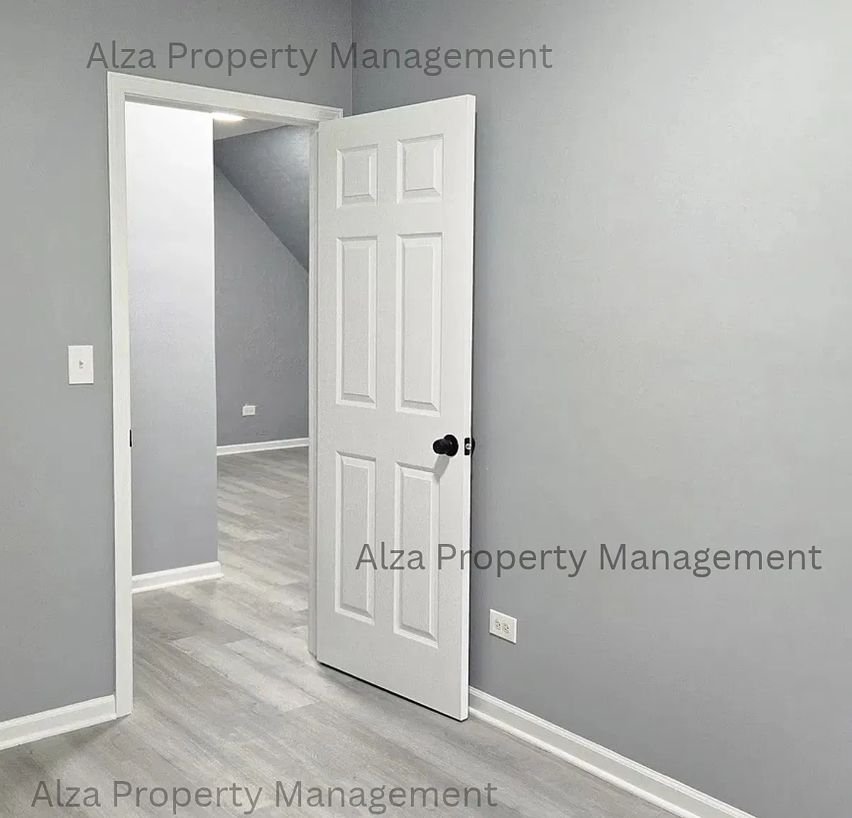 1639 Victoria Avenue - 1 — Photo 3