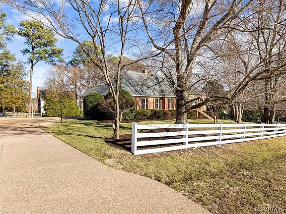 4th image of 2435 Lake Loreine Ln