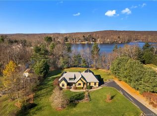 14 W Cove Rd E, Moodus, CT 06469