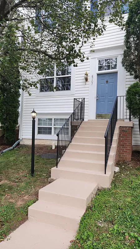 4 bed, 3.5 bath, 2016 sqft, $3,200 — Photo 1