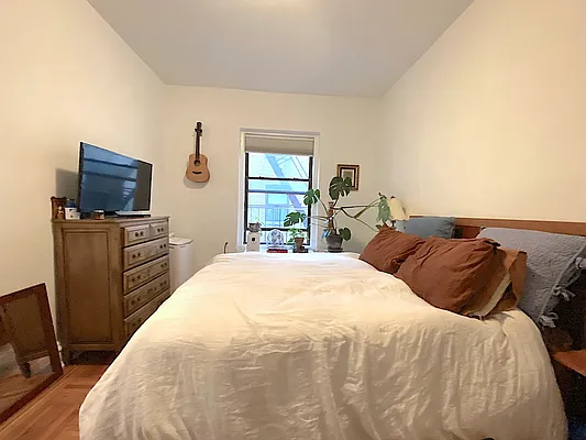 Rented by Compass | media 21