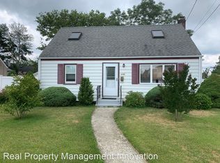 3350 1st St, Oceanside, NY 11572