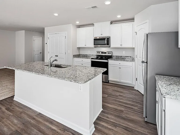 521 Hawley St — Photo 10