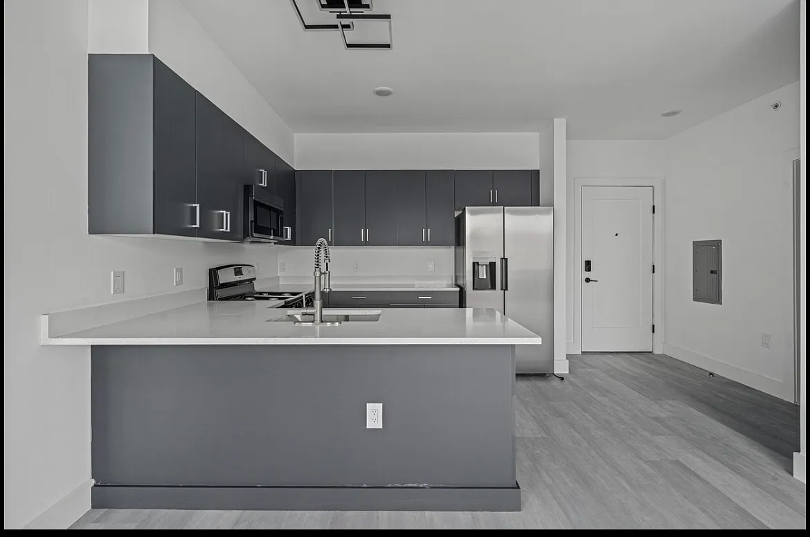 2 bed, 1295 sqft, $2,695 — Photo 4