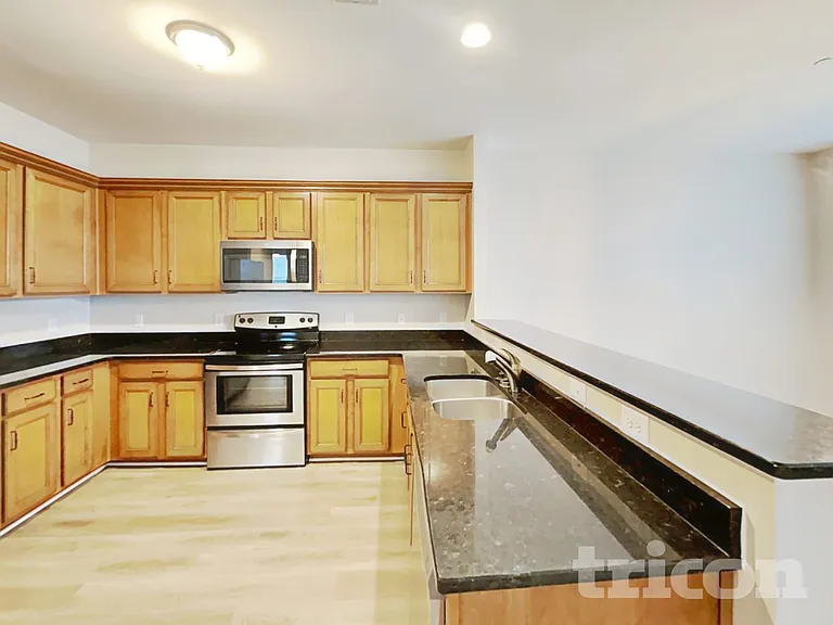 1348 Creekside Dr — Photo 6