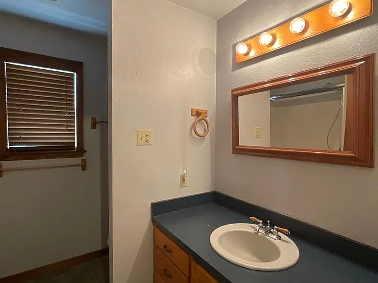 156 Kelley St — Photo 8