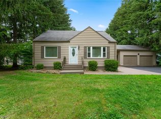 55 Foster Dr, New Middletown, OH 44442