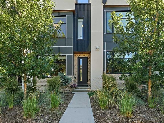 2nd image of 3250 W 18th St SW
