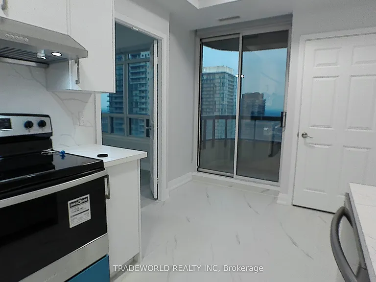 33 Empress Ave #3002 — Photo 15