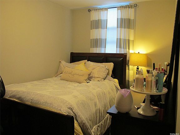 4th image of 200-19 32nd Ave #2