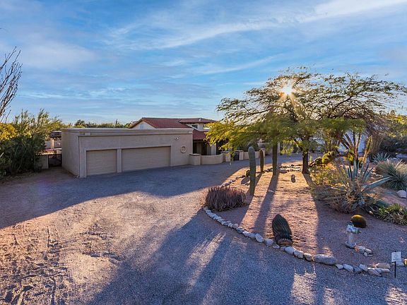3rd image of 1340 E Calle Mariposa