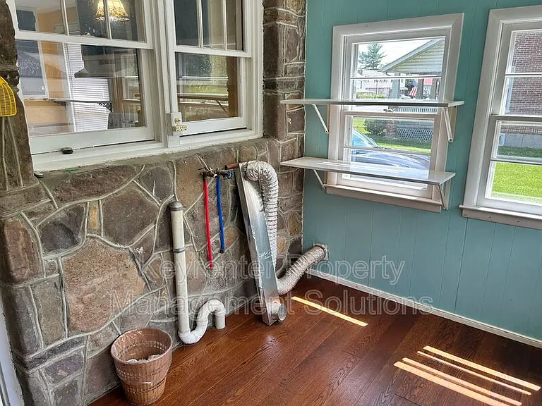 3922 Churchville Ave — Photo 28