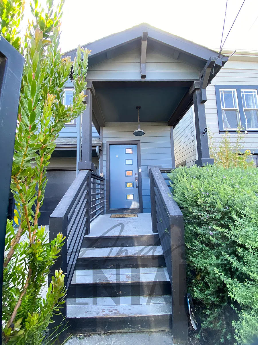 Building Photo - 3028 Adeline St