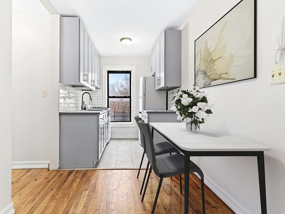 1st image of 276 3rd Ave APT 3