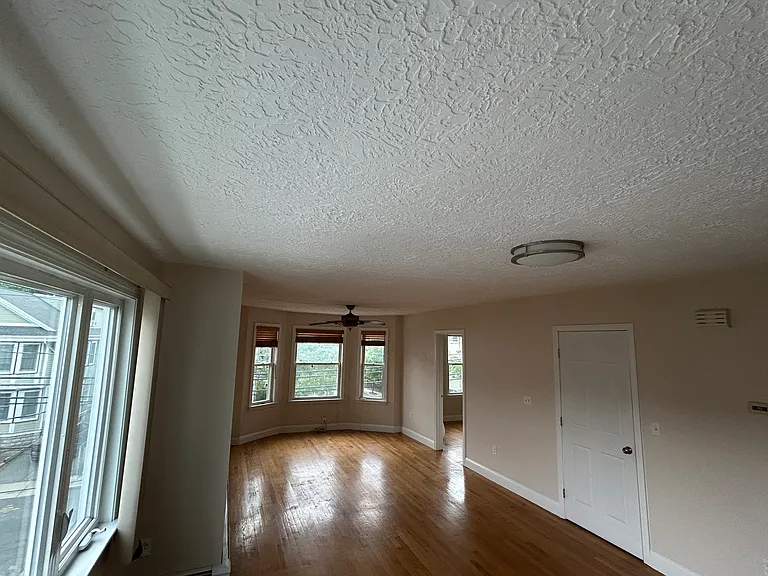 118 W Adams St #2 — Photo 12