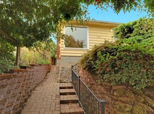 5584 SE Ash St, Portland, OR 97215
