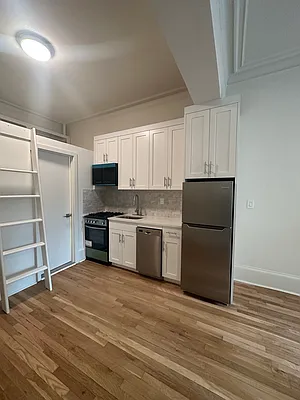 Rented by Peter R. Hungerford, LREB | media 15