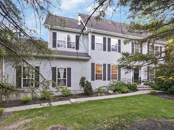 2 Holly Court, Tuxedo Park, NY 10987