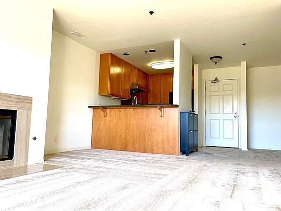 4th image of 300 Murchison Dr APT 201