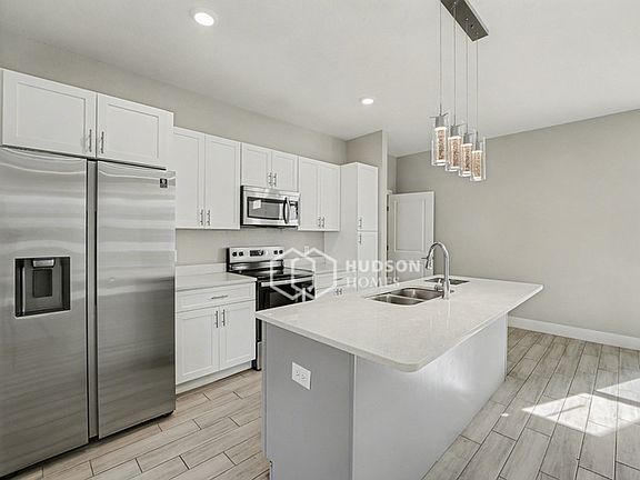 5th image of 209 Elm Ct