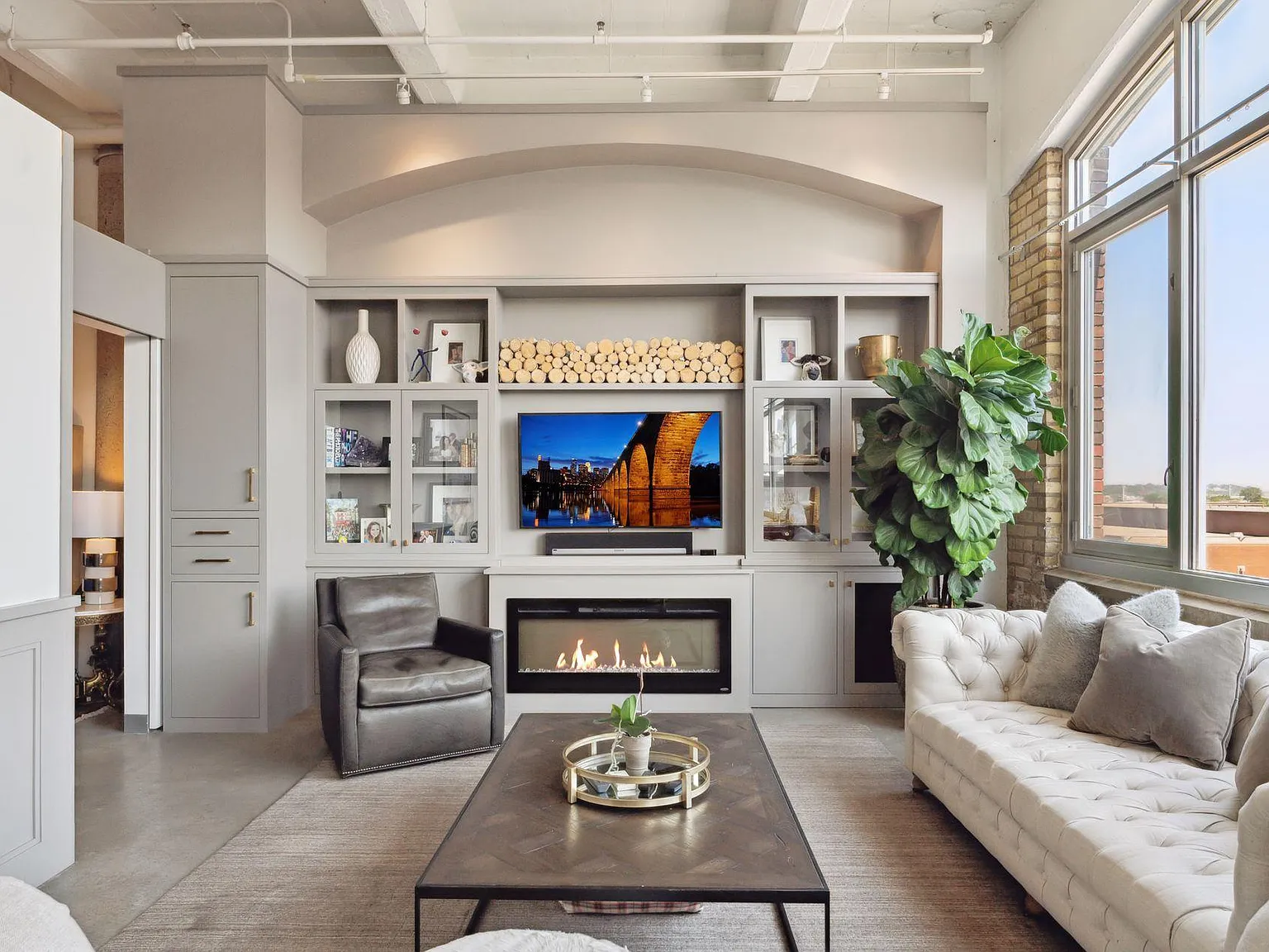 2 bed, 1330 sqft, $3,995 — Photo 3